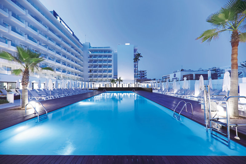 Iberostar Waves Bahía de Palma 1