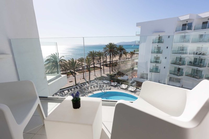 HM Tropical 16 - Outdoor Pool