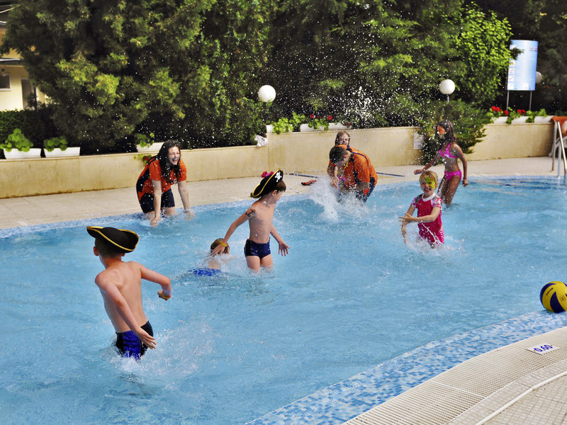 Marina Grand Beach Hotel 3