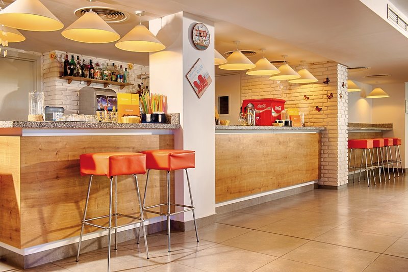 AluaSun Helios Beach 8