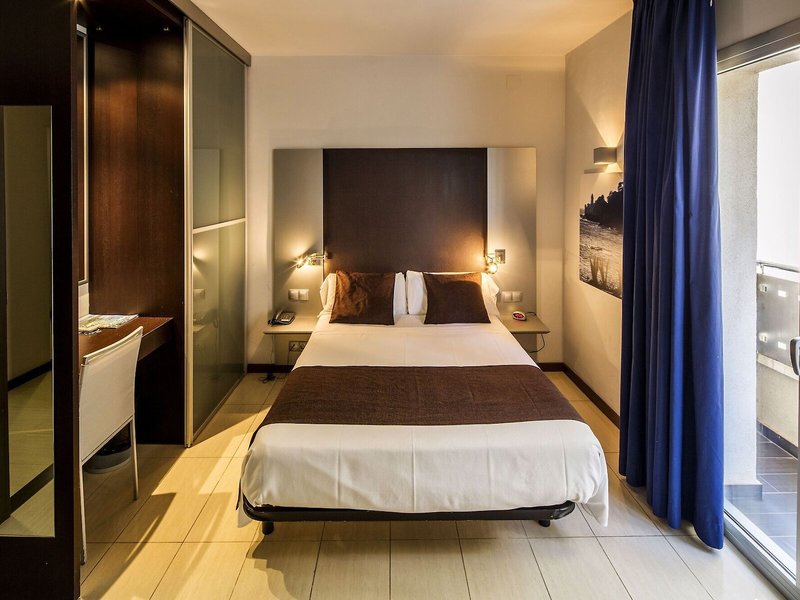 Hotel URH Excelsior 28 - Room Example