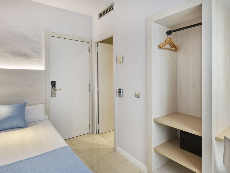 Hotel URH Excelsior 34 - Room Example