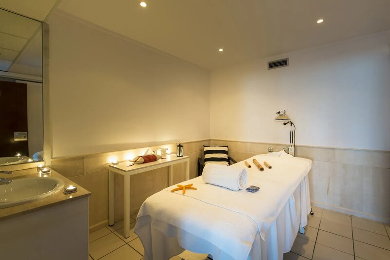 Gran Hotel Reymar 42