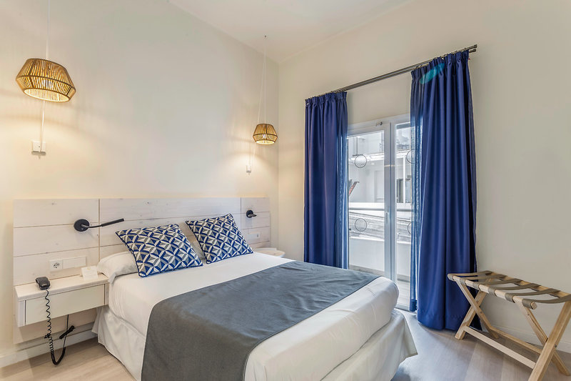 Fergus Style Soller Beach 5 - Room Example