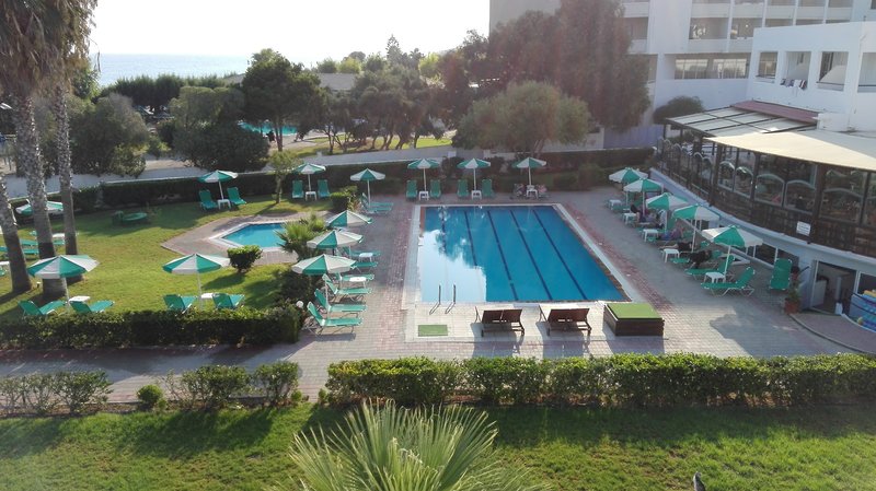 Pylea Beach Hotel 6