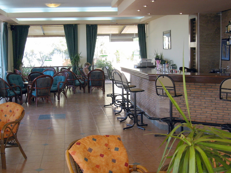 Pylea Beach Hotel 10