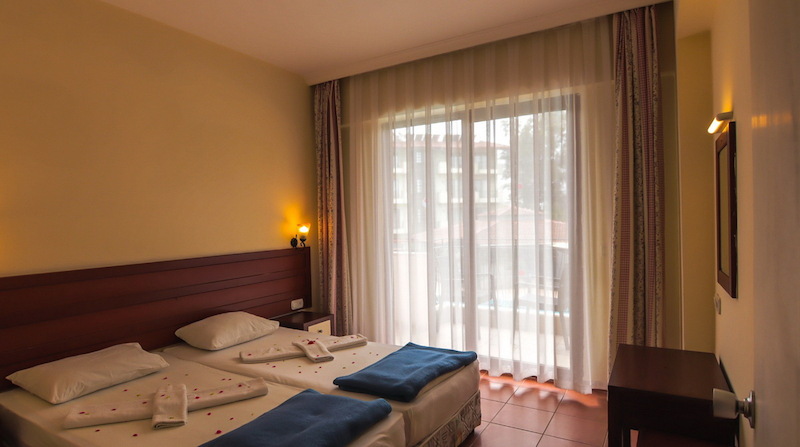 Lemas Suite Hotel 12