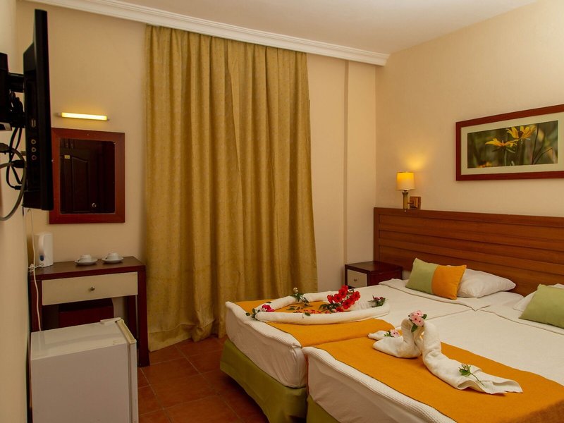 Lemas Suite 28
