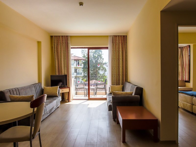Lemas Suite 44