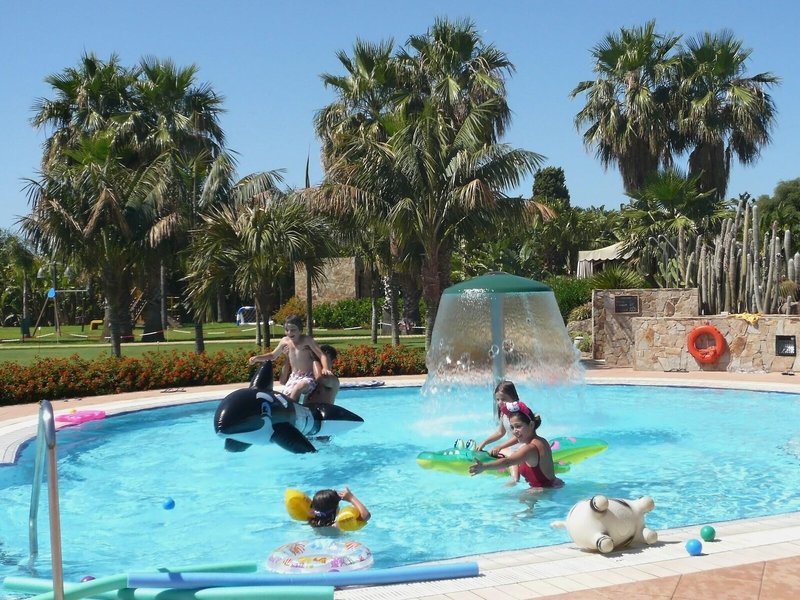 Lantana Resort Hotel & Apartments 11