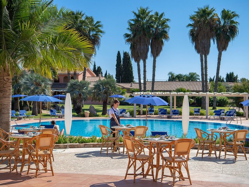 Lantana Resort Hotel & Apartments 13