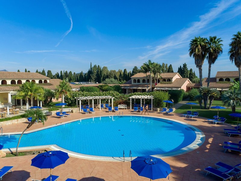 Lantana Resort Hotel & Apartments 14