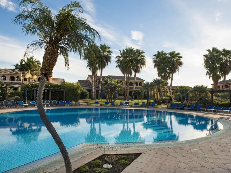 Lantana Resort Hotel & Apartments 17