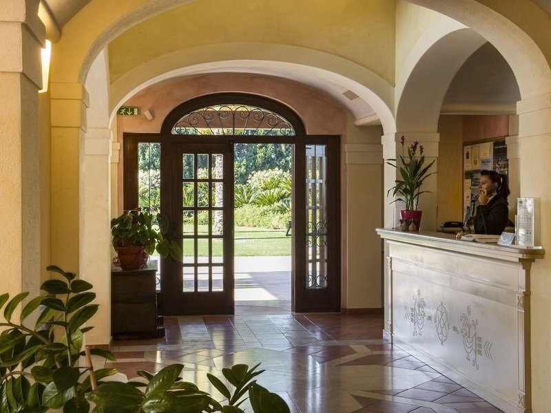 Lantana Resort Hotel & Apartments 20