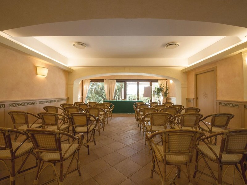 Lantana Resort Hotel & Apartments 26