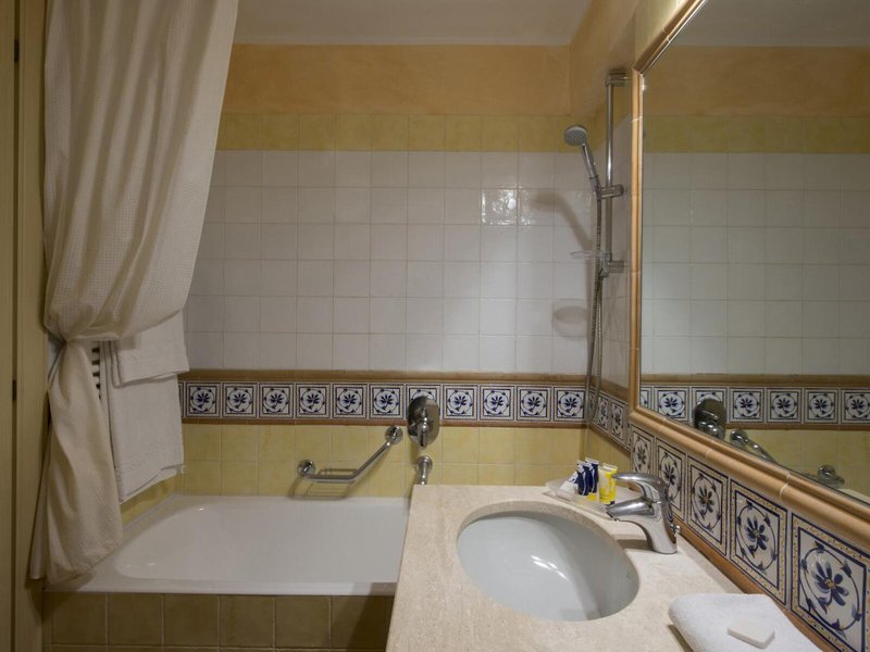 Lantana Resort Hotel & Apartments 49