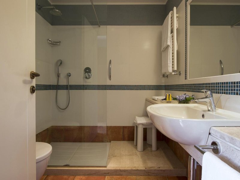 Lantana Resort Hotel & Apartments 44