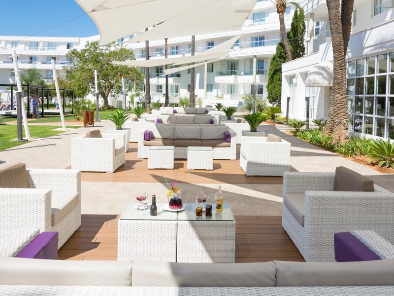 Protur Vista Badía Aparthotel 10