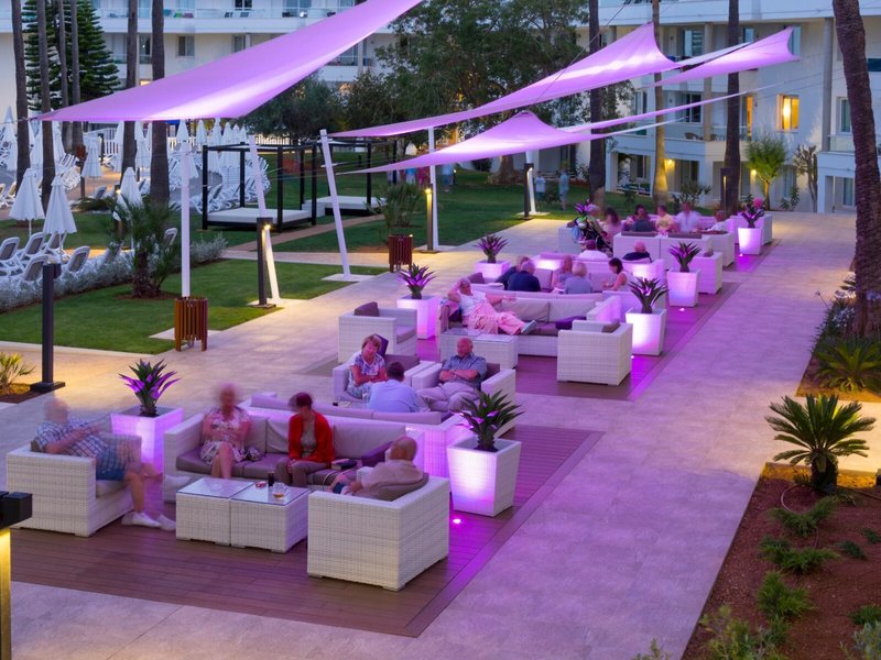 Protur Vista Badía Aparthotel 12