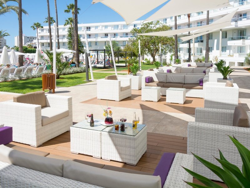 Protur Vista Badía Aparthotel 13