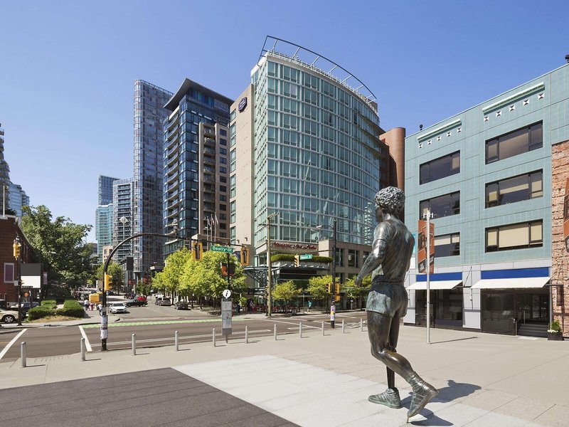 Hampton Inn & Suites by Hilton Vancouver Downtown 1