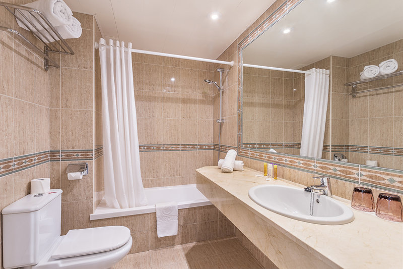 FERGUS Style Cala Blanca Suites 6