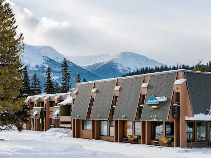 Marmot Lodge 5