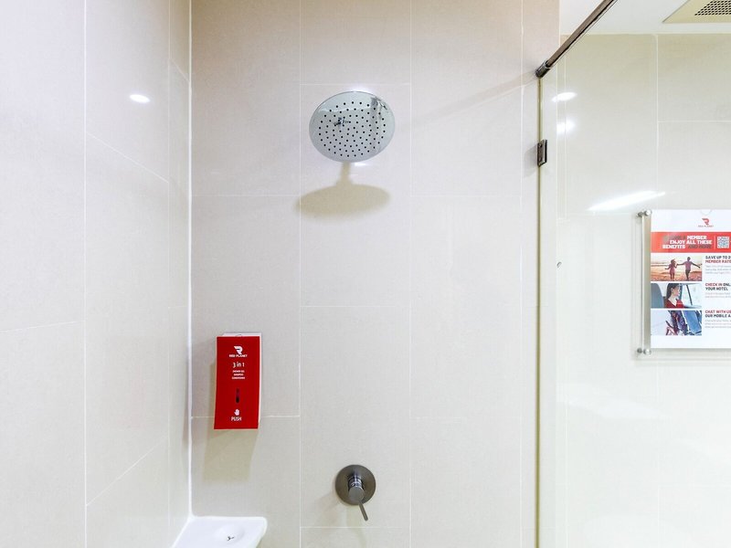 RED Planet Patong 18