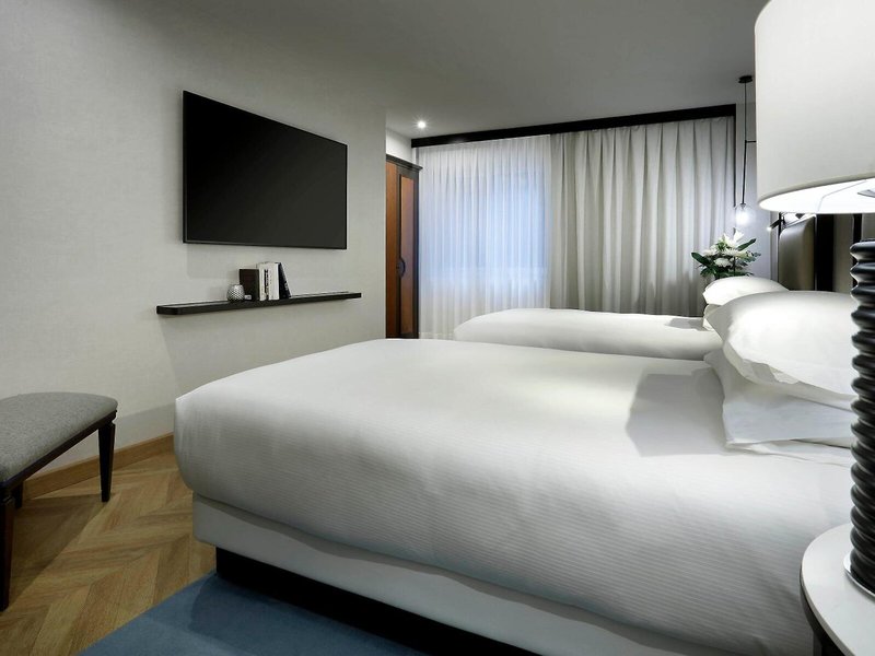 Hesperia Madrid 40