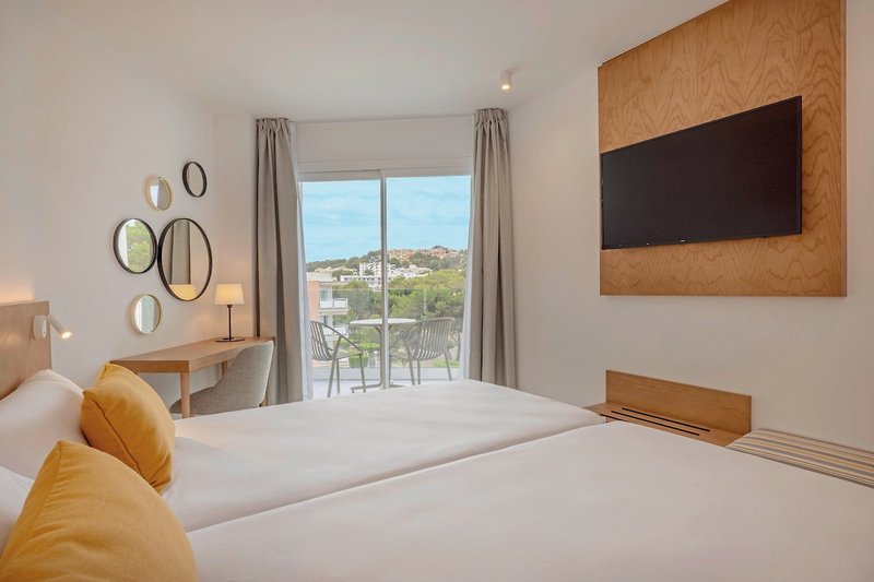 HM Isabela - Adults Only 7