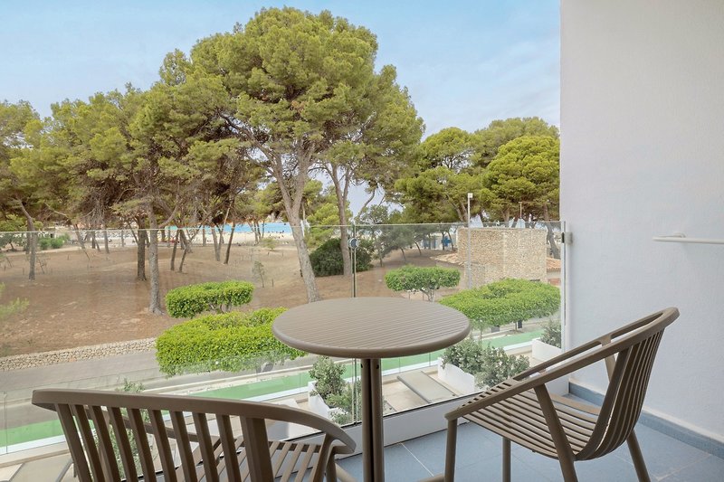 HM Isabela - Adults Only 15