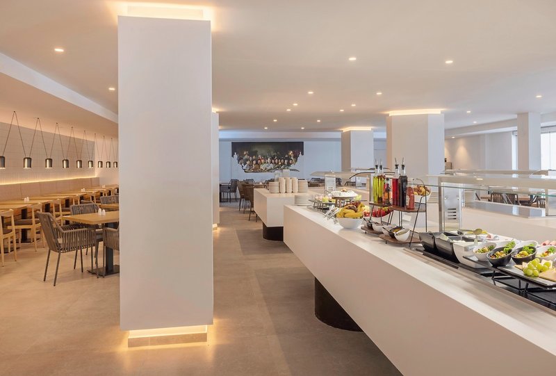 HM Isabela - Adults Only 17