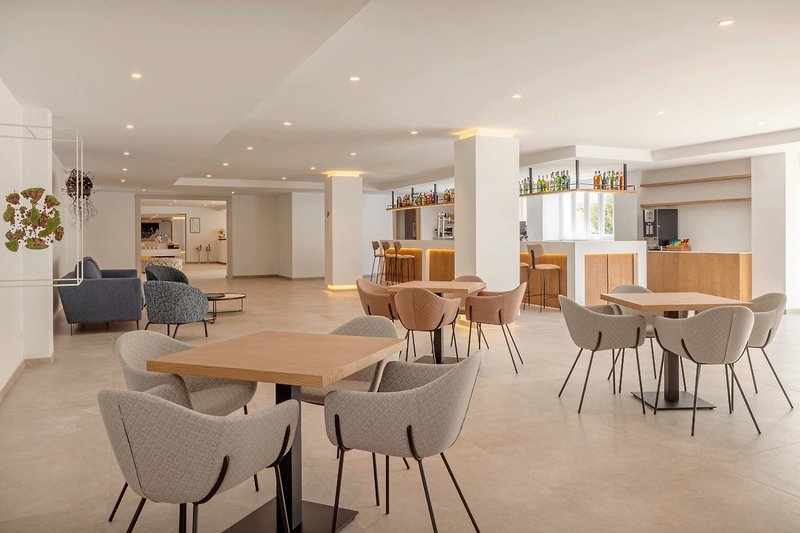 HM Isabela - Adults Only 19