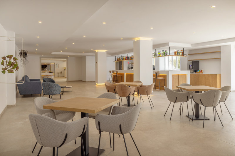 HM Isabela - Adults Only 3