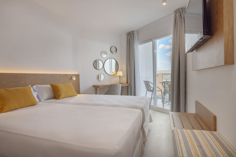 HM Isabela - Adults Only 7