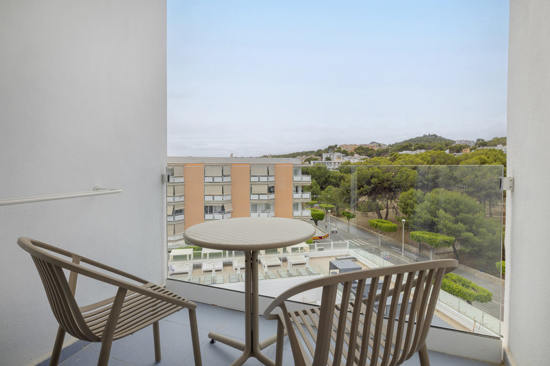 HM Isabela - Adults Only 9