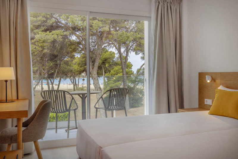 HM Isabela - Adults Only 12