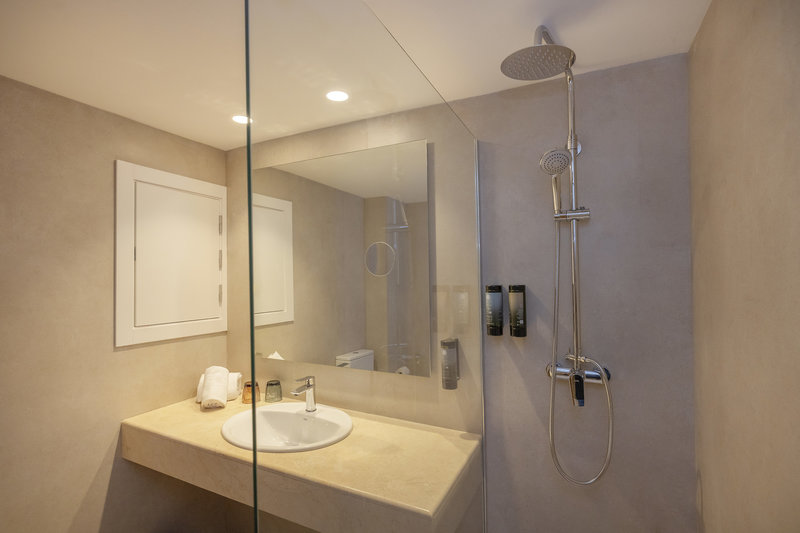 HM Isabela - Adults Only 14