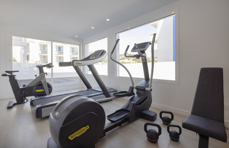 HM Isabela - Adults Only 18