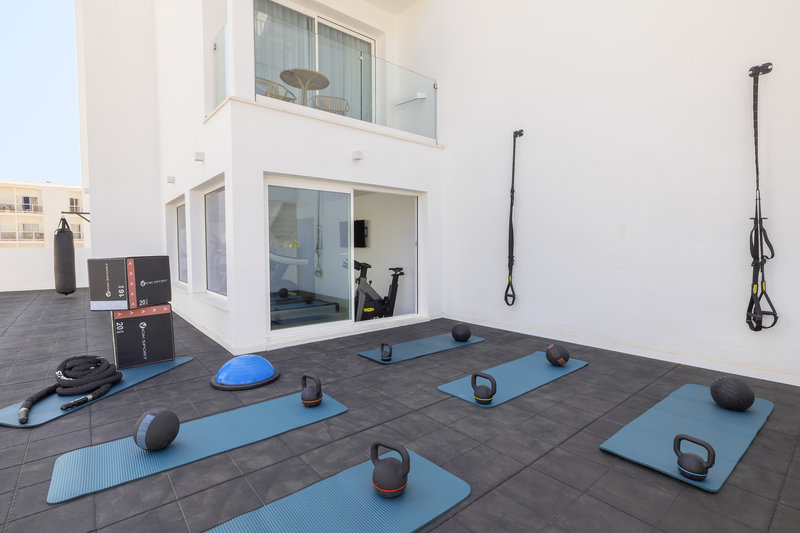 HM Isabela - Adults Only 20