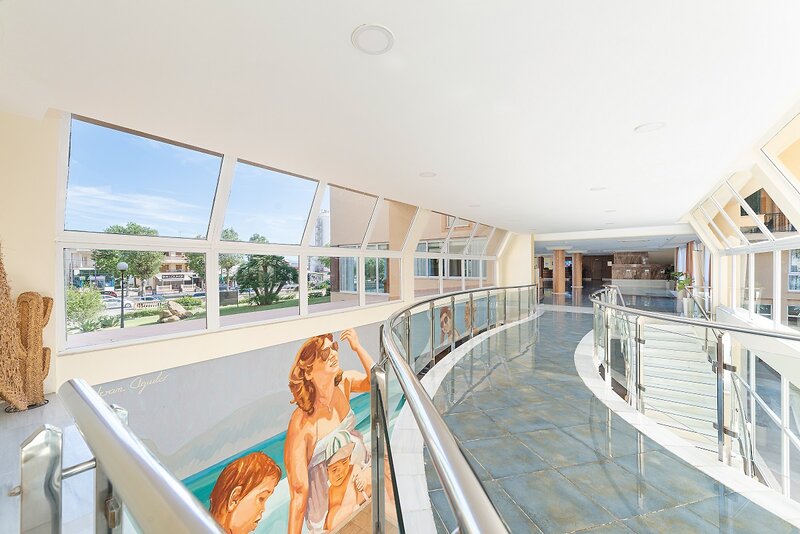 Can Picafort Palace 8