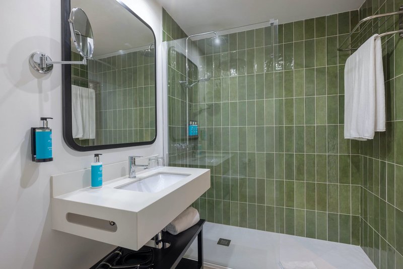 Be Live Experience La Nina 16