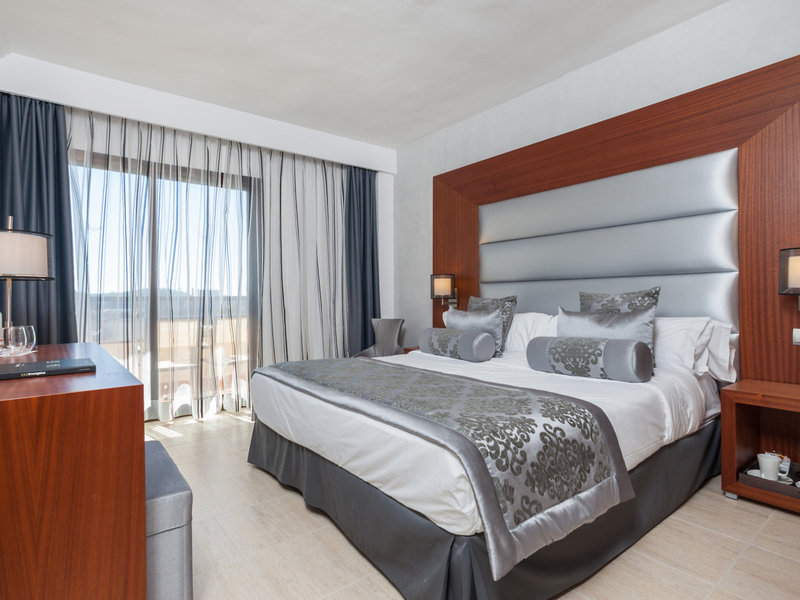 ZAFIRO Rey Don Jaime 21 - Room Example