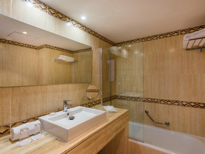 ZAFIRO Rey Don Jaime 24 - Room Example