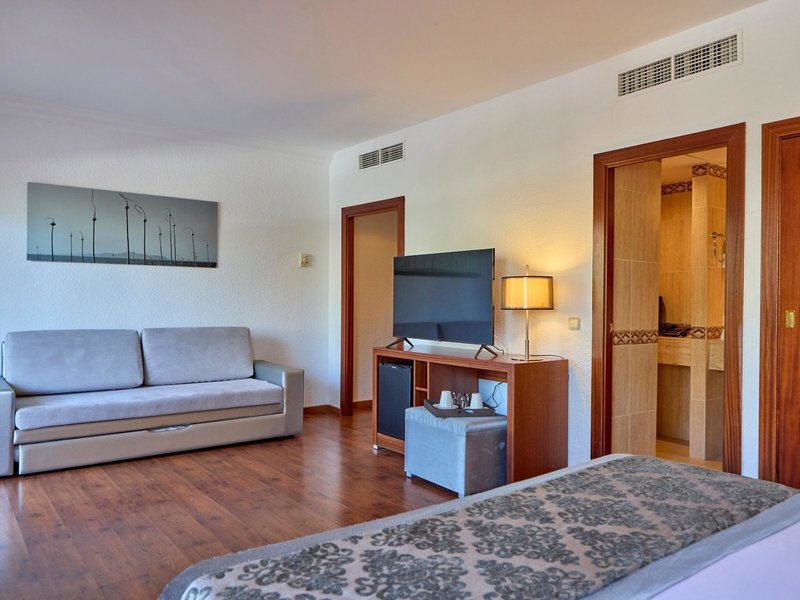 ZAFIRO Rey Don Jaime 26 - Room Example