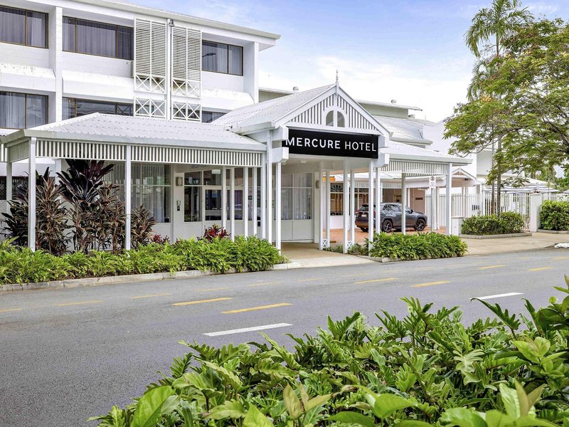 Mercure Cairns 2