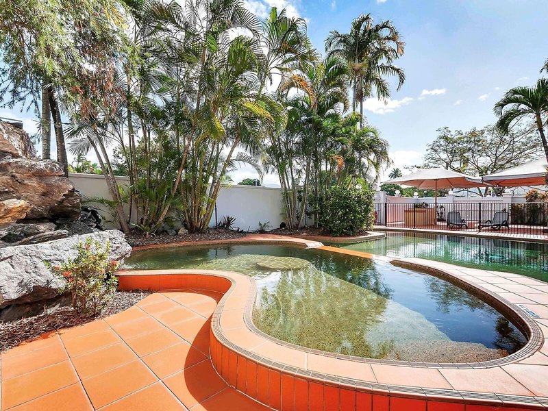 Mercure Cairns 4