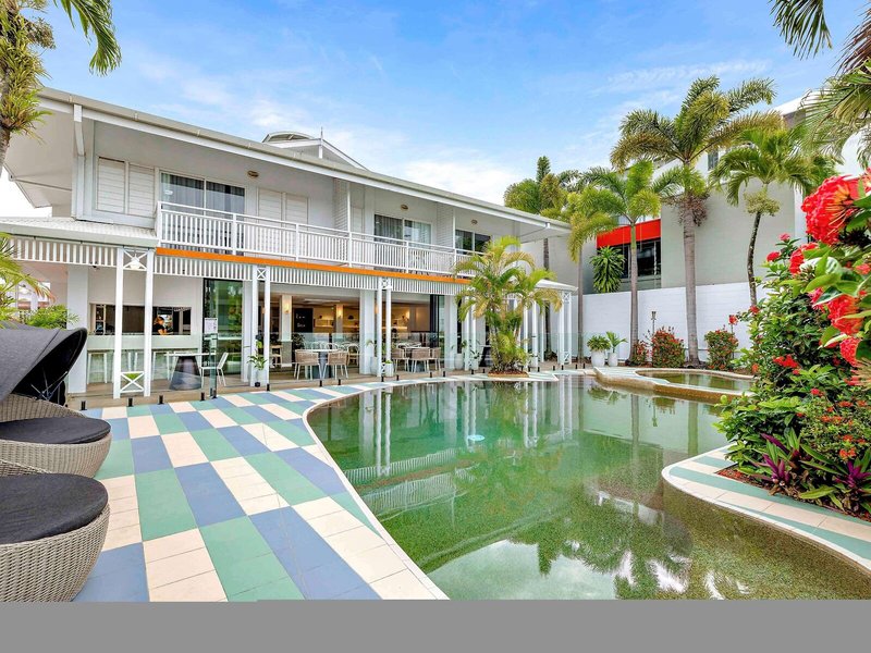 Mercure Cairns 5