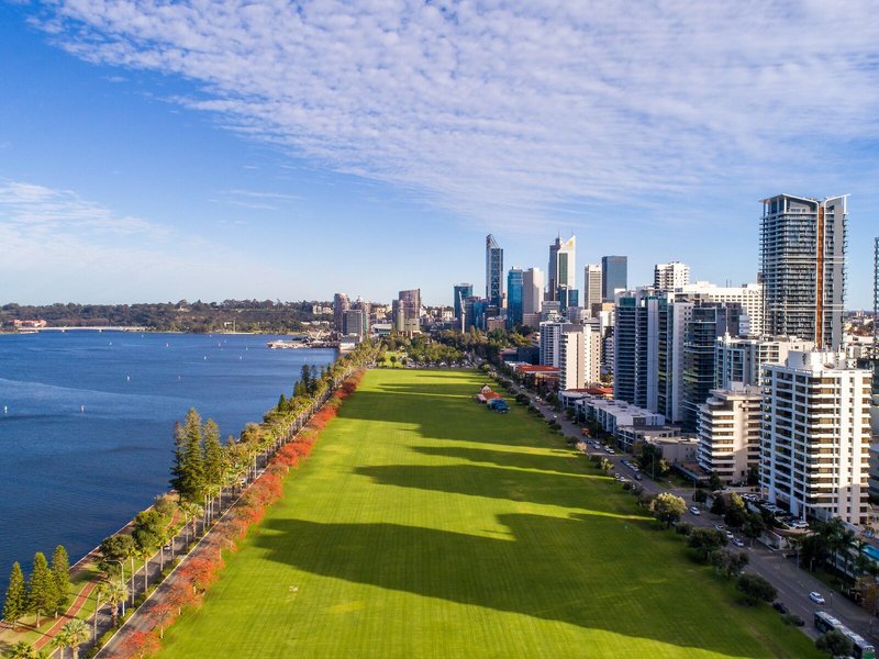 Crowne Plaza Perth 2
