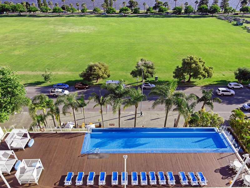 Crowne Plaza Perth 3